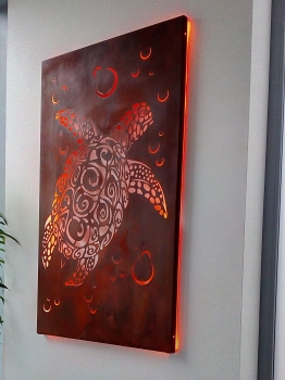 Beliadesign Schildkröte Wandbild rot beleuchtet